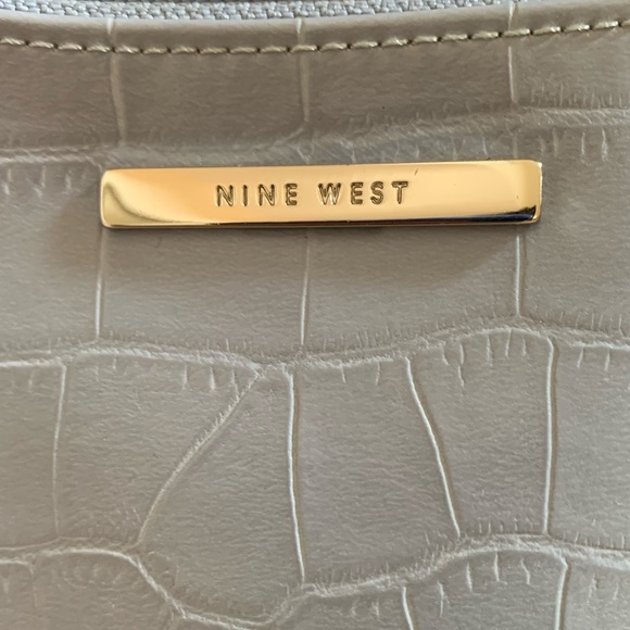 Nine West Light Blue Crocodile Print Handbag With Pockets - Picture 3 of 12